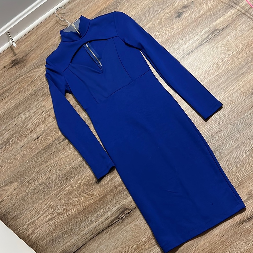 Blue Dress w/ Cute Cleavage Exposure 💙
